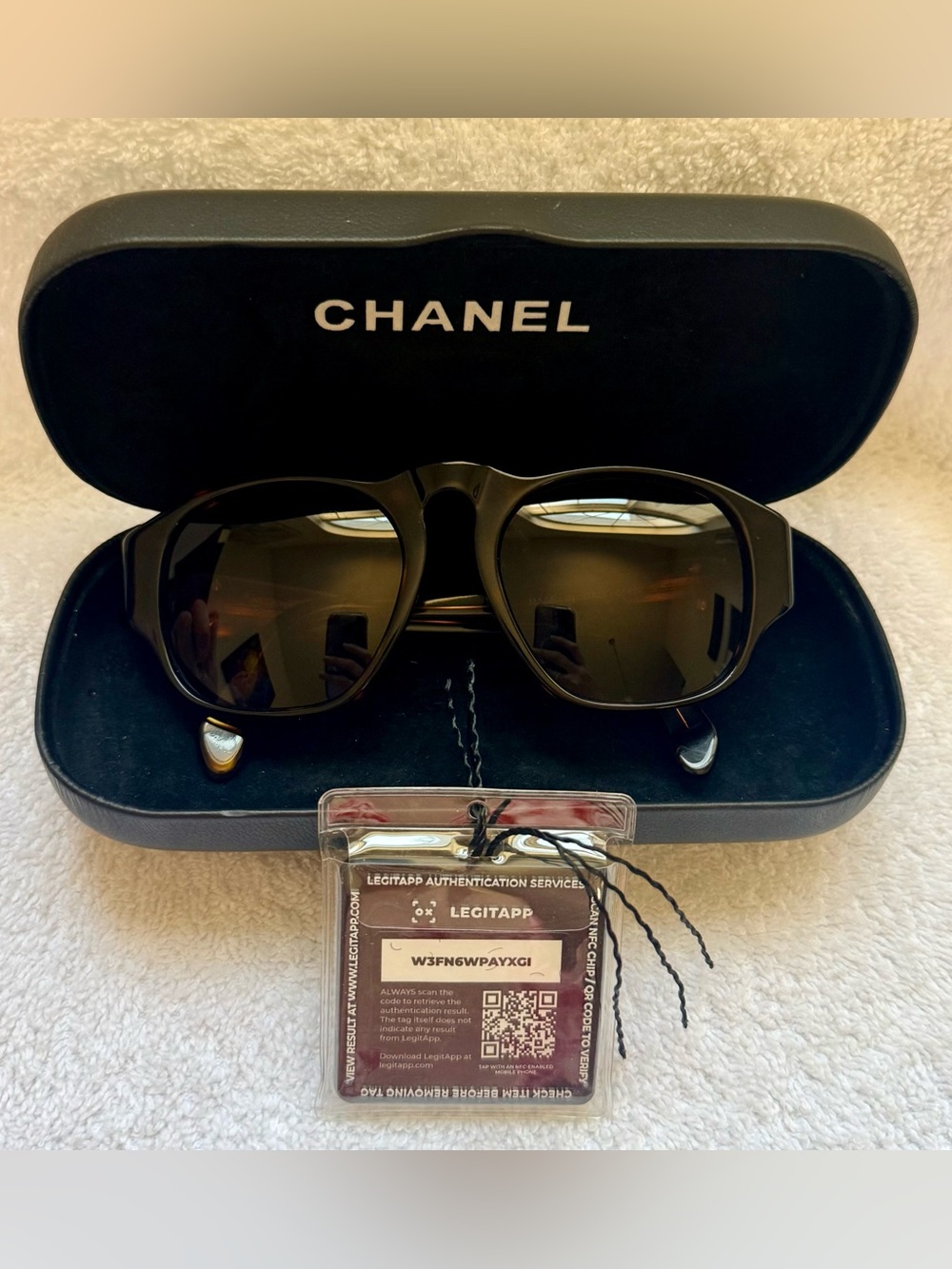 Authentic CHANEL Sunglasses -CoA and Case